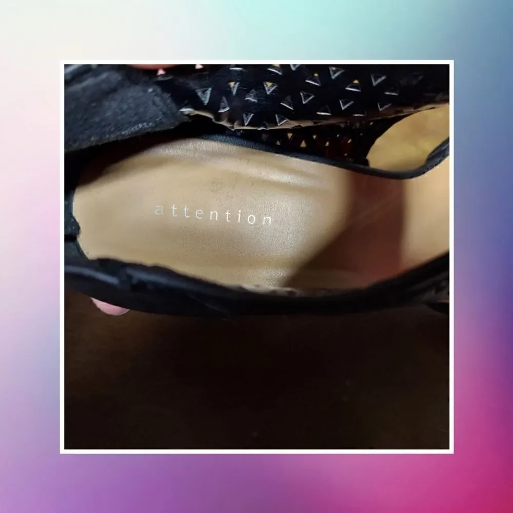 attention black shoe